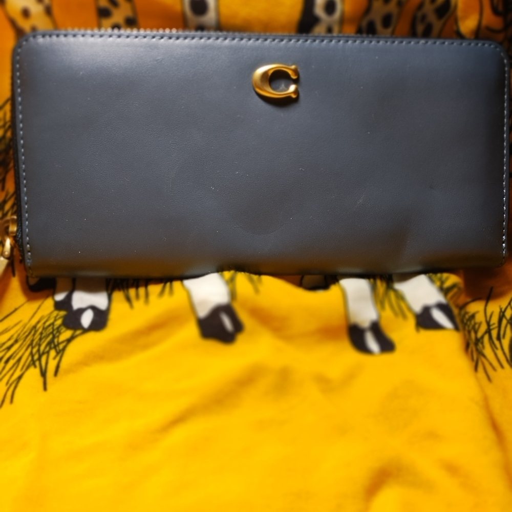 COACH Round long wallet Blue leather